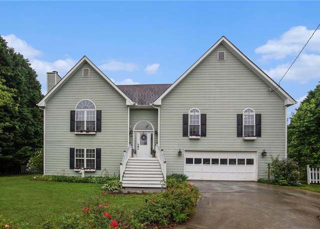 Property at 270 Meadow View Dr, Grayson, GA 30017, 4 beds, 3 baths