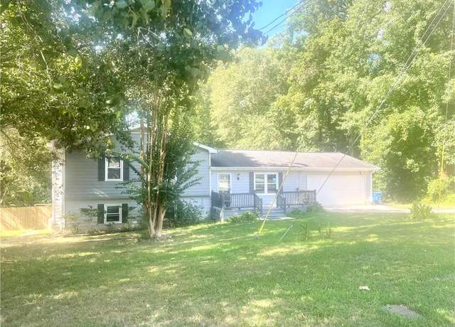 Property at 886 Ridgedale Dr, Lawrenceville, GA 30043, 3 beds, 3 baths