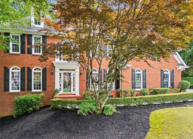 Property at 605 Linkside Holw, Alpharetta, GA 30005, 5 beds, 3 baths
