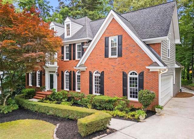 Property at 605 Linkside Holw, Alpharetta, GA 30005, 5 beds, 3 baths