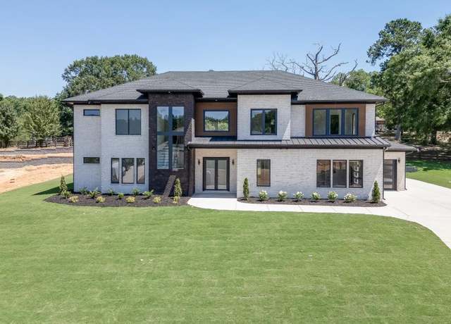 Property at 553 Versailles Dr, Auburn, GA 30011, 4 beds, 5 baths
