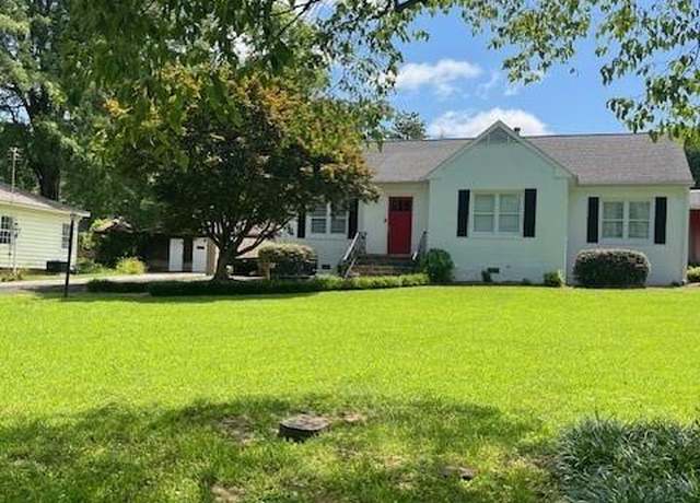 Property at 149 Kirby St, Summerville, GA 30747, 3 beds, 2 baths