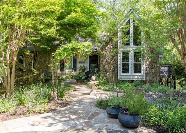 Property at 511 Oakdale Rd, Canton, GA 30114, 4 beds, 3 baths