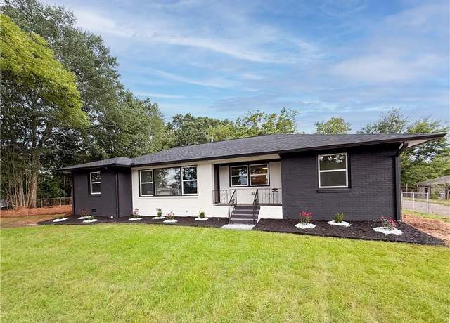 Property at 1719 Spring St SE, Smyrna, GA 30080, 3 beds, 2 baths
