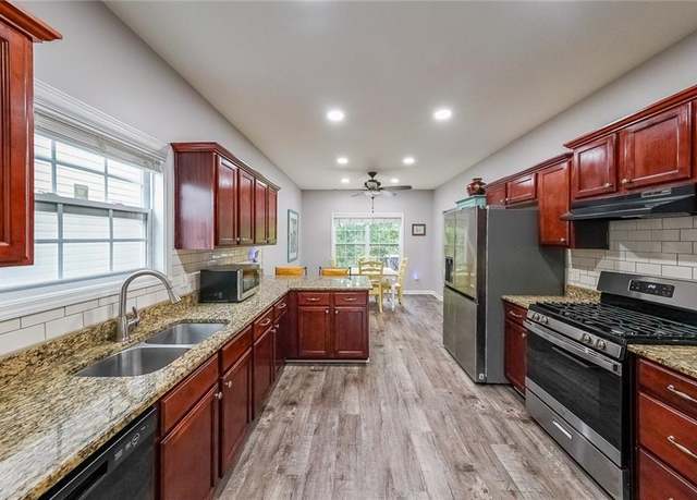 Property at 176 Crescent Woode Way, Dallas, GA 30157, 3 beds, 2.5 baths