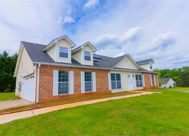 Property at 213 Whistle Way, Locust Grove, GA 30248, 3 beds, 2 baths