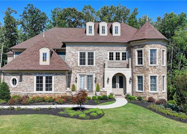 Property at 516 Founders Dr E, Alpharetta, GA 30004, 6 beds, 5.5 baths