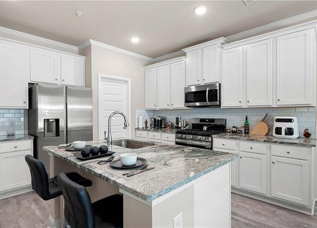 Property at 213 Yellowwood Way, Woodstock, GA 30188, 3 beds, 2.5 baths