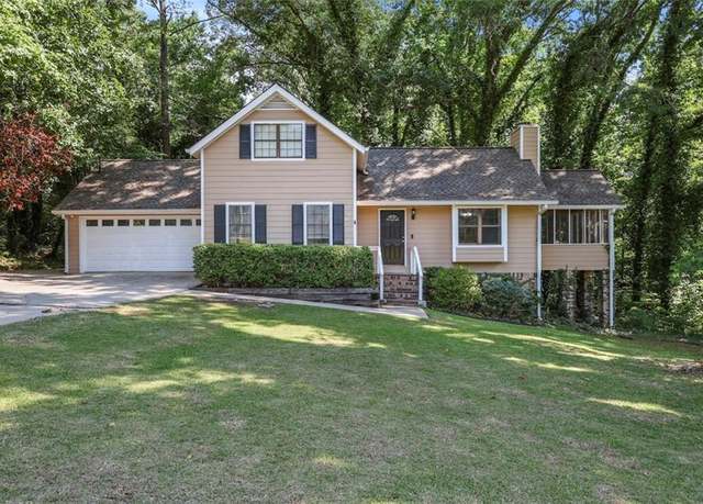 Property at 4896 Port Dr, Douglasville, GA 30135, 3 beds, 2 baths