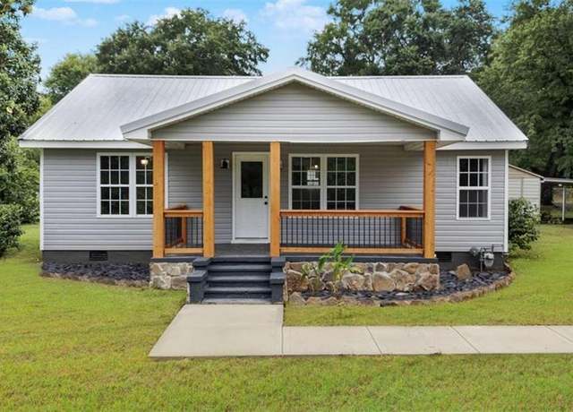 Property at 27 Charlie St, Summerville, GA 30747, 2 beds, 1 bath