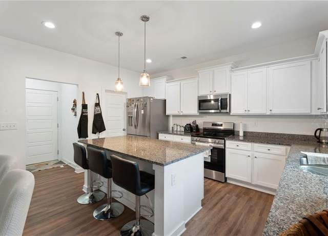 Property at 1564 Ridgewood Ct, Monroe, GA 30656, 7 beds, 3.5 baths