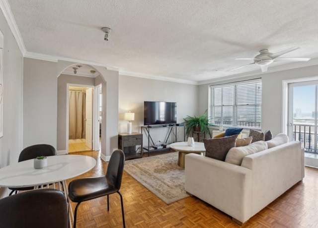 Property at 300 Peachtree St NE Unit 19B, Atlanta, GA 30308, 1 bed, 1 bath