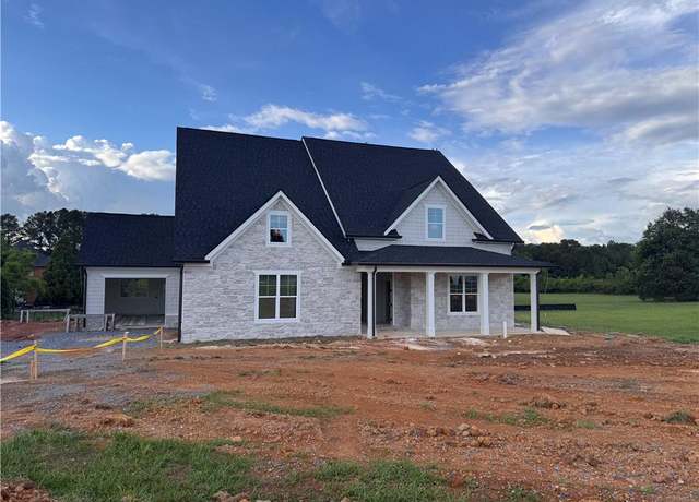 Property at 126 Telluride Trl NE, Calhoun, GA 30701, 3 beds, 3.5 baths