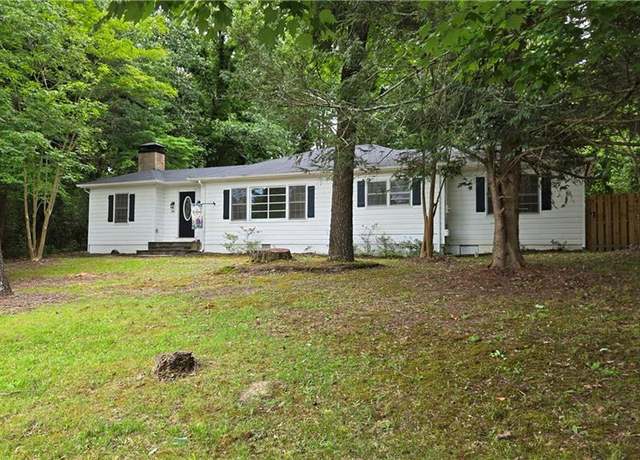 Property at 145 Mountain View Dr, Gainesville, GA 30501, 4 beds, 2 baths