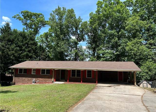 Property at 5971 Robin Hood Ln, Norcross, GA 30093, 5 beds, 3 baths