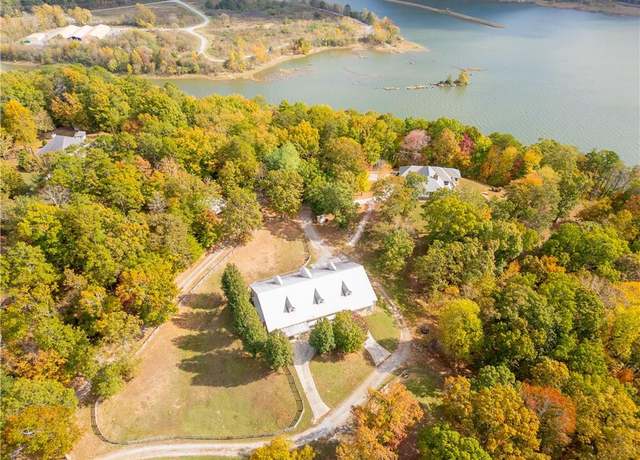 Property at 9600 Old Hwy 411 Hwy S, Chatsworth, GA 30705, 3 beds, 2 baths