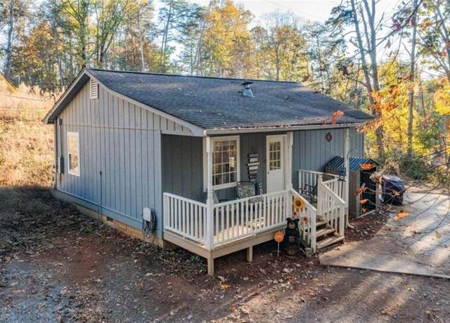 Property at 200 Golden Ave, Dahlonega, GA 30533, 2 beds, 1 bath