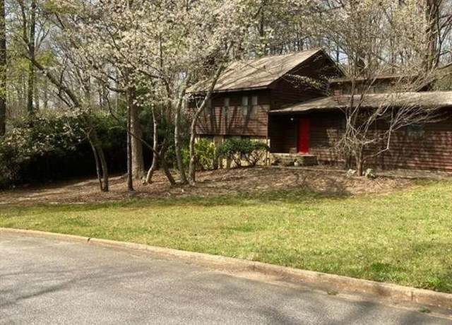Property at 3315 Canterbury Trl, Rex, GA 30273, 3 beds, 2.5 baths