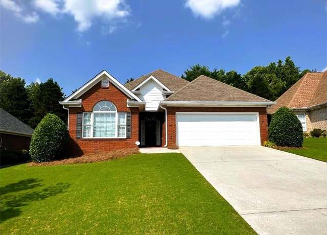 Property at 114 Vinings Way SE, Calhoun, GA 30701, 3 beds, 2 baths