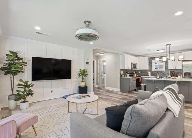 Property at 3182 Lake Ave, Atlanta, GA 30354, 3 beds, 2 baths