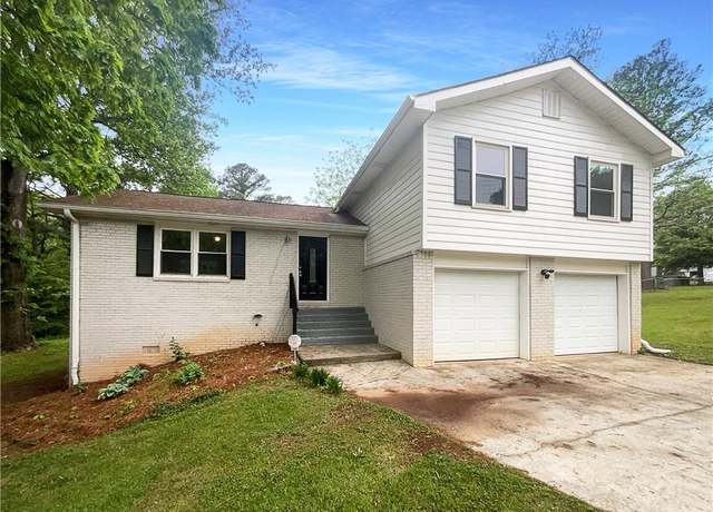 Property at 2067 Wellborn Close, Lithonia, GA 30058, 3 beds, 2.5 baths