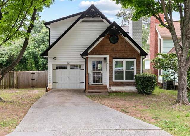 Property at 969 Oak St SW, Atlanta, GA 30310, 3 beds, 3 baths