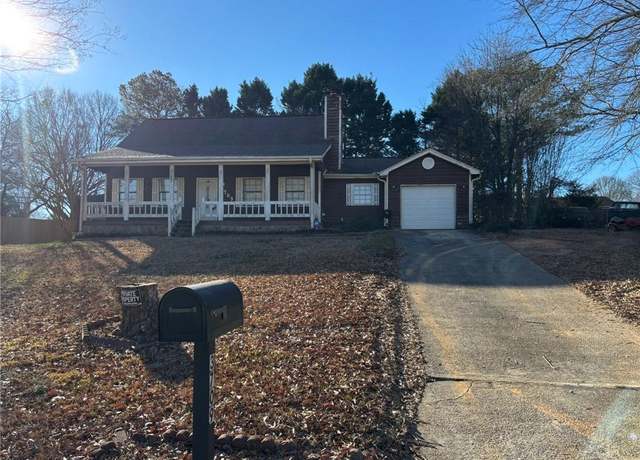 Property at 3709 Charlotte Dr, Rex, GA 30273, 3 beds, 2 baths