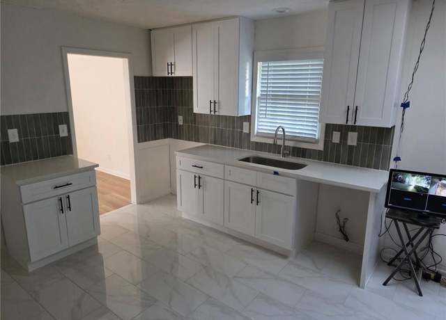 Property at 5400 Louis Xiv Ln, Atlanta, GA 30349, 3 beds, 2 baths