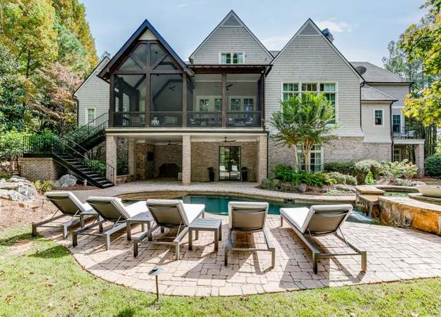 Property at 923 Little Darby Ln, Suwanee, GA 30024, 6 beds, 7.5 baths