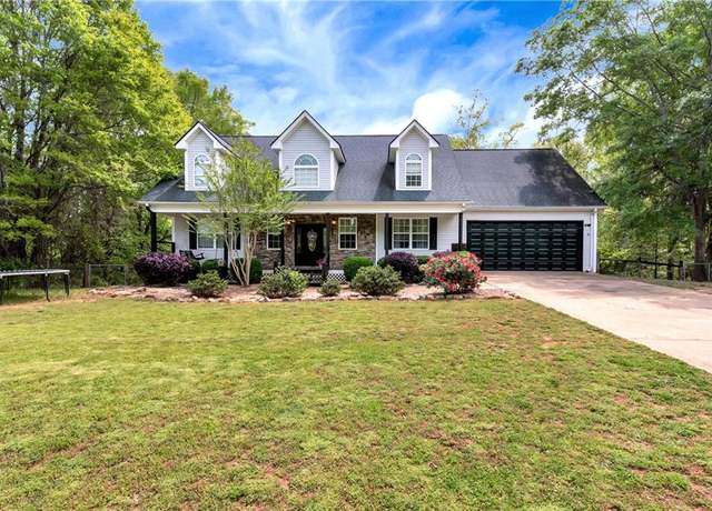 Property at 1055 River Bluff Dr, Winder, GA 30680, 6 beds, 4.5 baths