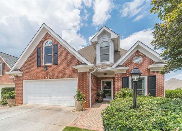 Property at 1905 Glenhurst Dr, Snellville, GA 30078, 3 beds, 3 baths