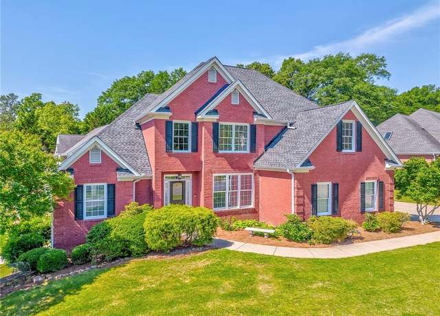 Property at 206 Wexford Dr NE, Calhoun, GA 30701, 4 beds, 2.5 baths