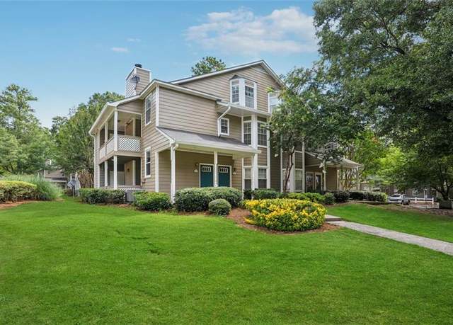 Property at 6430 Oakleaf Way Way, Morrow, GA 30260, 3 beds, 2 baths