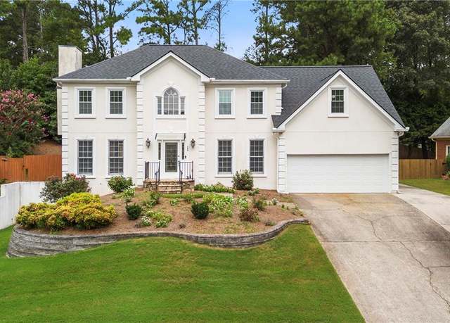 Property at 125 Sandridge Ct, Alpharetta, GA 30022, 5 beds, 3 baths