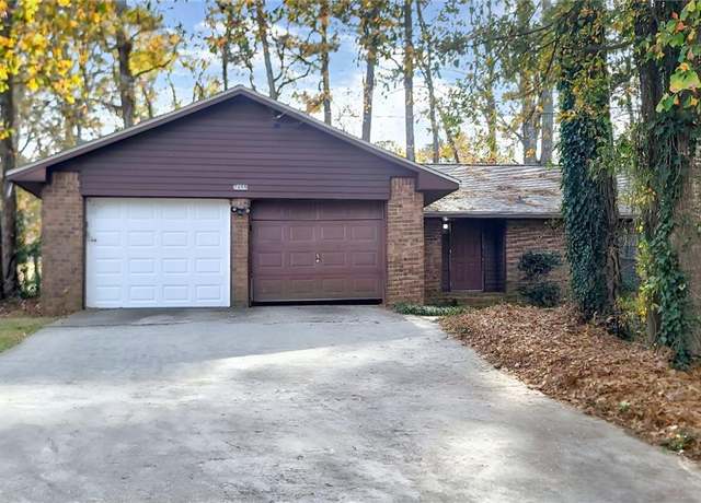 Property at 7499 Carlisle Dr, Jonesboro, GA 30236, 3 beds, 2 baths