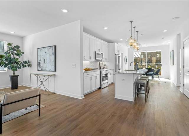 Property at 392 Pratt Dr #2013, Atlanta, GA 30315, 2 beds, 2 baths