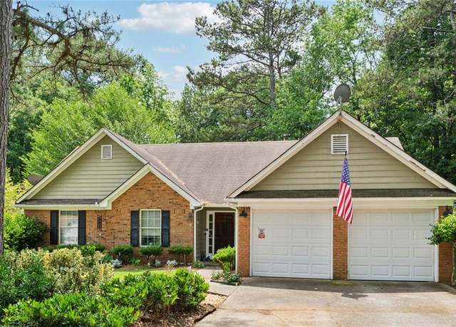 Property at 2080 Bankston Cir, Snellville, GA 30078, 3 beds, 2 baths