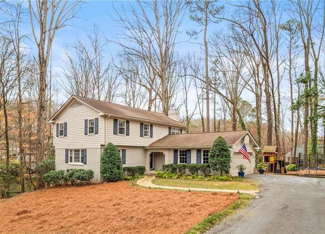 Property at 345 W Spalding Dr, Sandy Springs, GA 30328, 4 beds, 2.5 baths