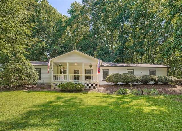 Property at 206 Eagles Nest Dr, Canton, GA 30115, 3 beds, 2 baths