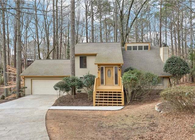 Property at 680 Branch Valley Ct, Roswell, GA 30076, 4 beds, 3 baths