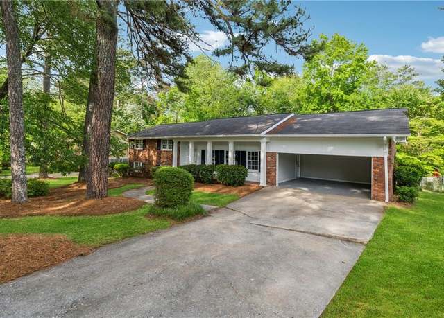 Property at 4616 Greensprings Rd, Atlanta, GA 30337, 4 beds, 3 baths