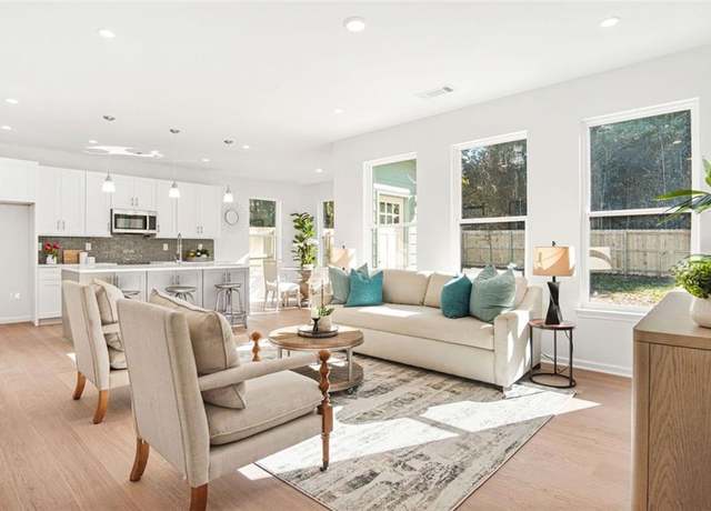 Property at 2048 Chicago Ave NW, Atlanta, GA 30314, 3 beds, 2.5 baths