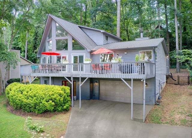 Property at 8531 Lake Dr, Snellville, GA 30039, 4 beds, 3 baths