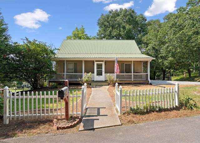 Property at 306 Howard St, Rockmart, GA 30153, 3 beds, 2 baths