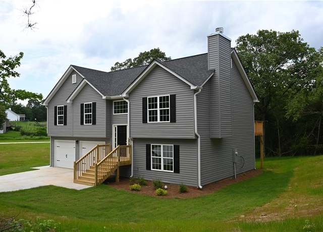 Property at 3110 Westchester Dr, Gainesville, GA 30507, 3 beds, 2 baths
