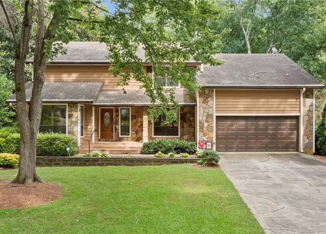 Property at 403 Greenfield Ct, Marietta, GA 30068, 5 beds, 3 baths