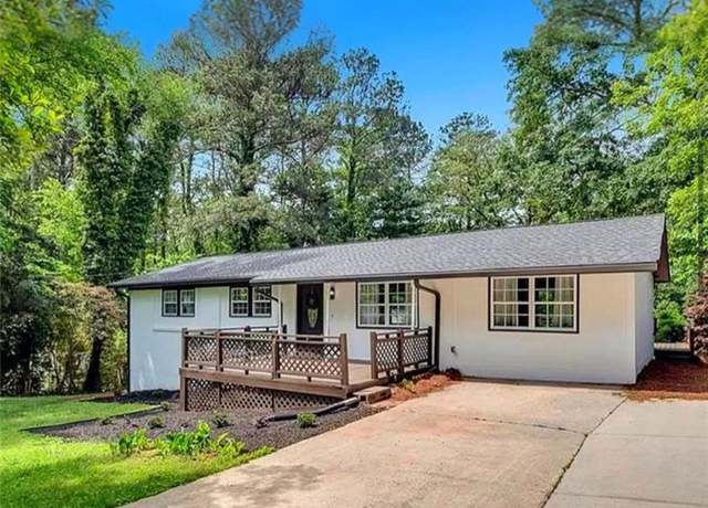 Property at 30 Dewey Ln SE, Marietta, GA 30060, 4 beds, 2 baths