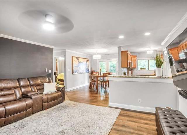 Property at 4266 Roswell Rd NE Unit L3, Atlanta, GA 30342, 3 beds, 2 baths