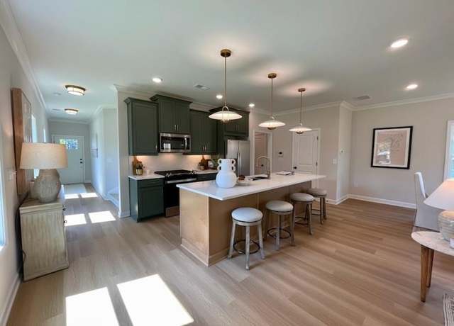 Property at 229 Dahlia Dr, Woodstock, GA 30188, 4 beds, 2.5 baths
