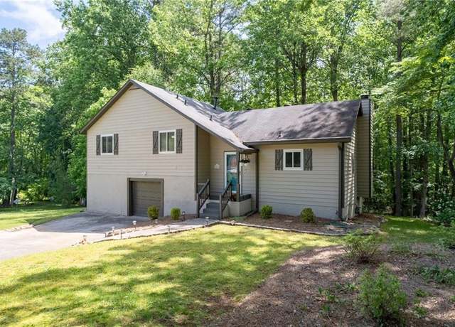 Property at 880 Winfield Ct SW, Marietta, GA 30060, 3 beds, 2 baths